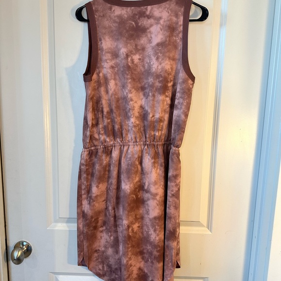 Athleta Rincon Evian Rose Pink Printed Marble Athletic Dress, size Small - Picture 6 of 9